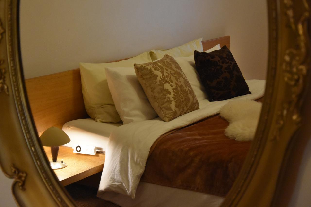 Victoria Design Stays - Apartment Rehorova プラハ エクステリア 写真